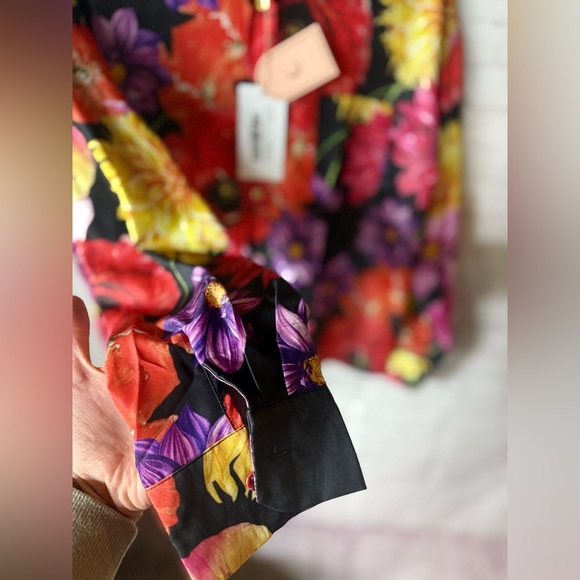 NEW NWT The Wolf Gang Bold Romantic Noir Floral Button Down M Valentines Day - Picture 12 of 13